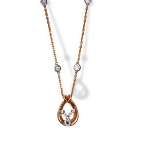 Teardrop 18kt pendant set Teardrop 18kt pendant set